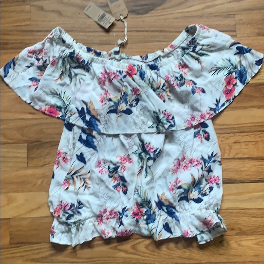 AE off the shoulder top NWT